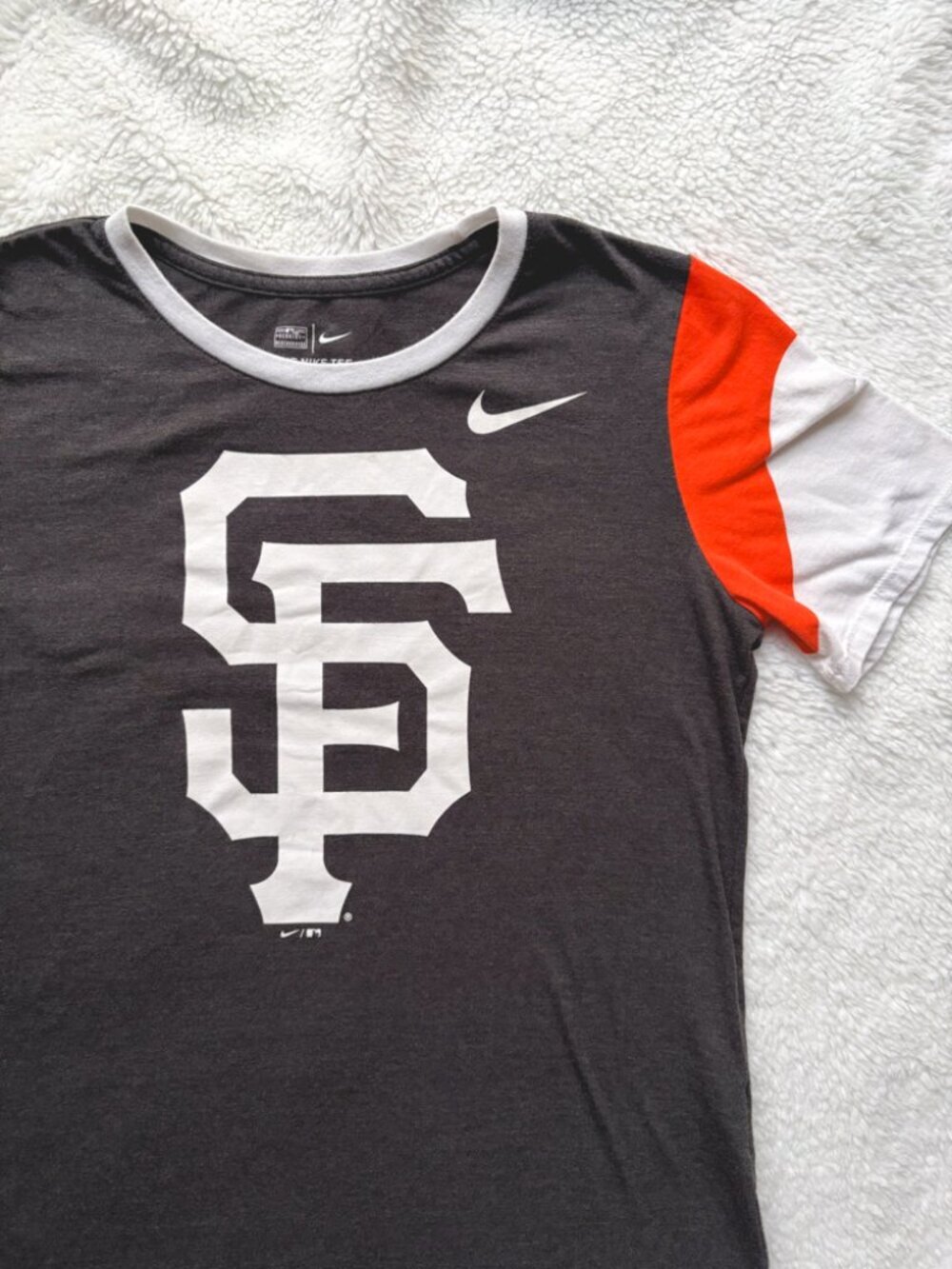 Nike San Francisco Giants T-Shirt Women’s Small Black MLB Baseball Tee - Picture 3 of 9